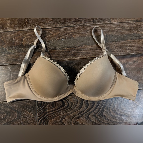 32B Calvin Klein Push Up Nude Bra EUC - Picture 1 of 8